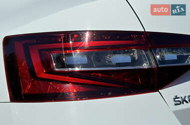 Лифтбек Skoda Superb 2017 в 