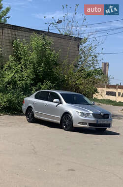 Лифтбек Skoda Superb 2012 в Кривом Роге