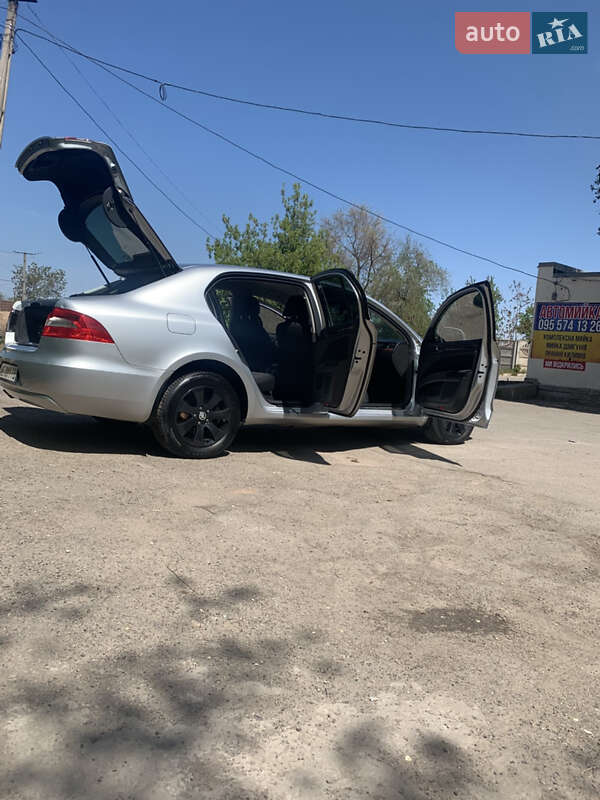 Лифтбек Skoda Superb 2012 в Кривом Роге