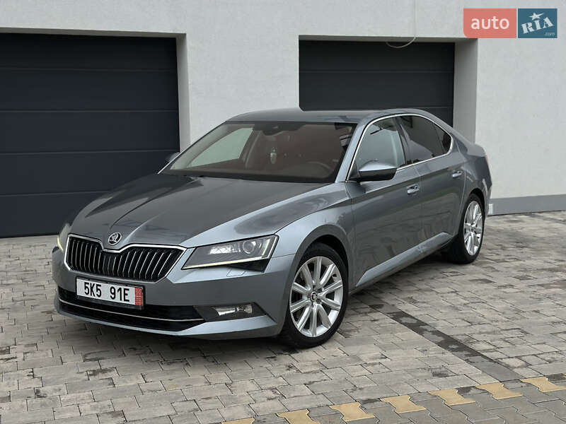 Лифтбек Skoda Superb 2016 в Ужгороде