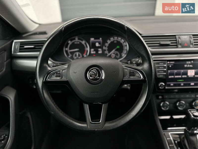 Лифтбек Skoda Superb 2016 в Ужгороде