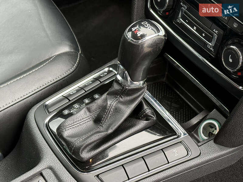 Универсал Skoda Superb 2015 в Ровно