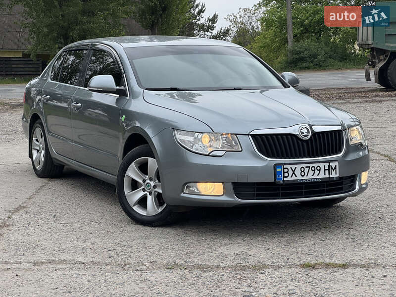 Лифтбек Skoda Superb 2011 в Хмельницком