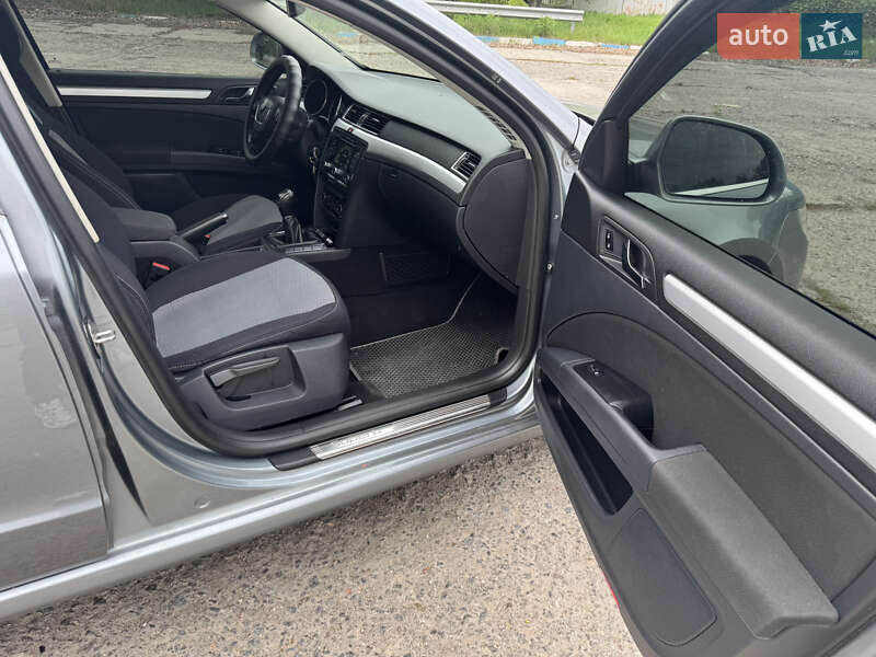 Лифтбек Skoda Superb 2011 в Хмельницком