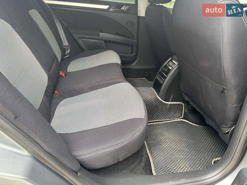 Лифтбек Skoda Superb 2011 в Хмельницком