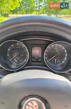 Лифтбек Skoda Superb 2013 в 