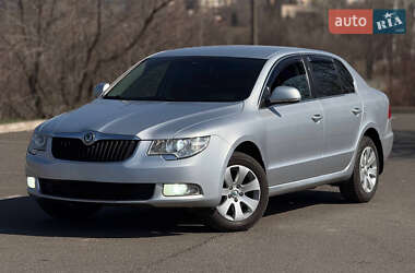 Лифтбек Skoda Superb 2012 в Кривом Роге