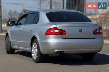 Лифтбек Skoda Superb 2012 в 