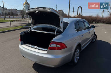 Лифтбек Skoda Superb 2012 в 