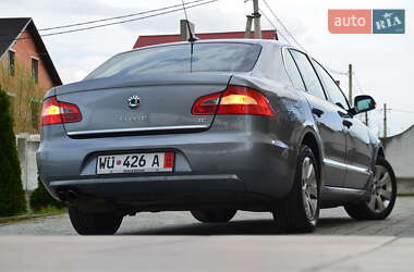 Лифтбек Skoda Superb 2011 в 