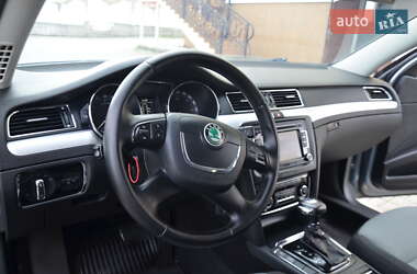 Лифтбек Skoda Superb 2011 в 