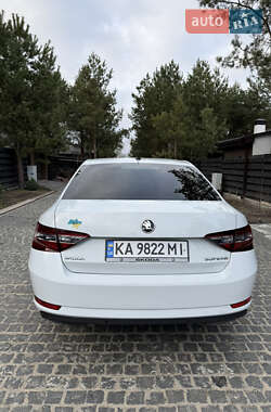 Лифтбек Skoda Superb 2019 в Киеве