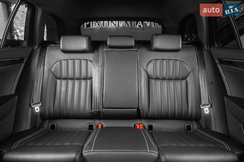 Універсал Skoda Superb 2020 в Ужгороді