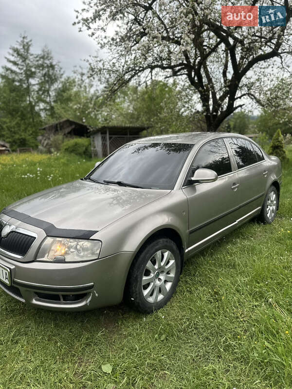 Лифтбек Skoda Superb 2007 в Делятине