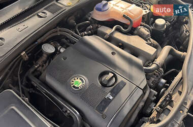 Ліфтбек Skoda Superb 2004 в 