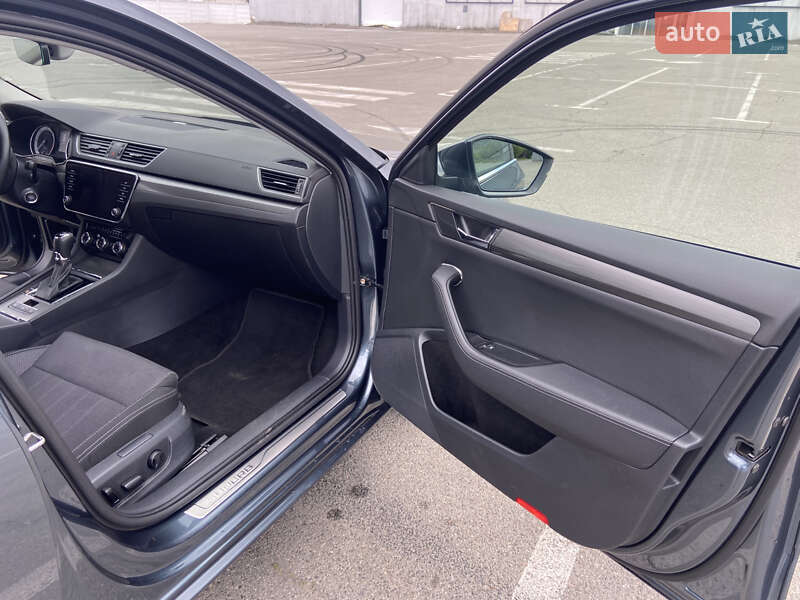 Універсал Skoda Superb 2019 в Києві