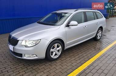 Універсал Skoda Superb 2013 в Нововолинську