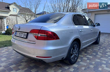 Лифтбек Skoda Superb 2013 в 