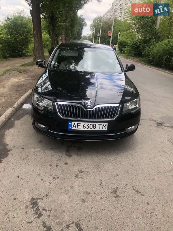 Ліфтбек Skoda Superb 2013 в 
