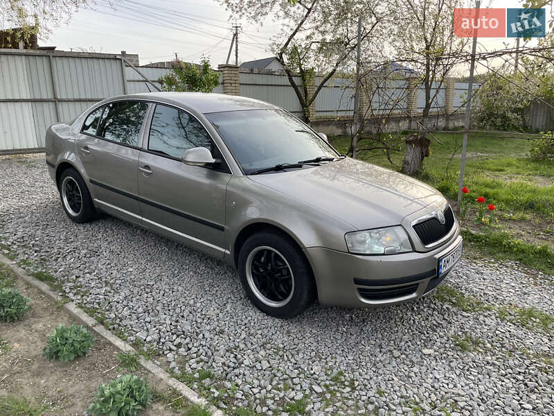 Лифтбек Skoda Superb 2008 в 
