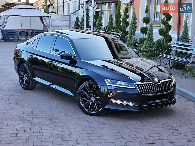 Ліфтбек Skoda Superb 2019 в 