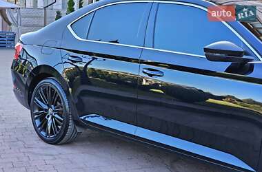 Ліфтбек Skoda Superb 2019 в 