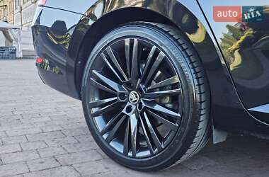 Ліфтбек Skoda Superb 2019 в 