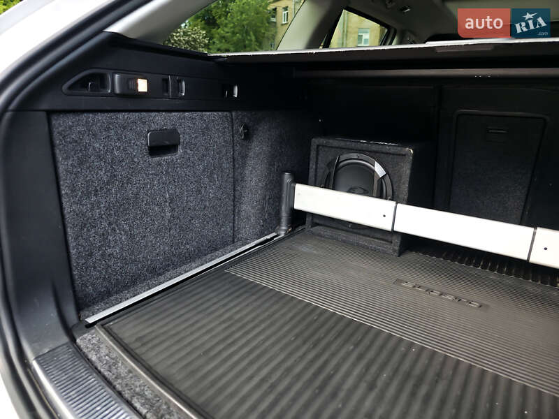 Универсал Skoda Superb 2013 в Киеве