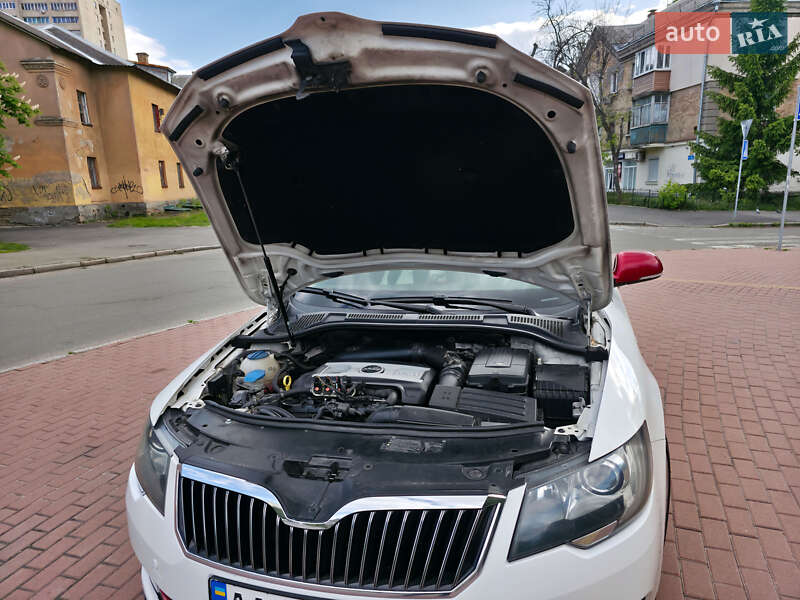 Универсал Skoda Superb 2013 в Киеве