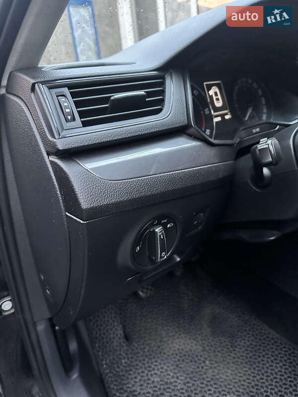 Ліфтбек Skoda Superb 2016 в Дніпрі