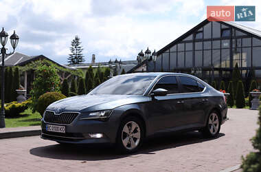 Лифтбек Skoda Superb 2016 в 
