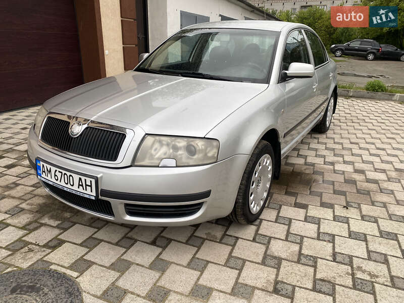 Skoda Superb 2006