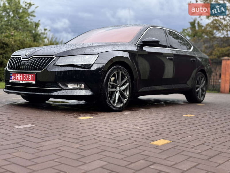 Ліфтбек Skoda Superb 2019 в 