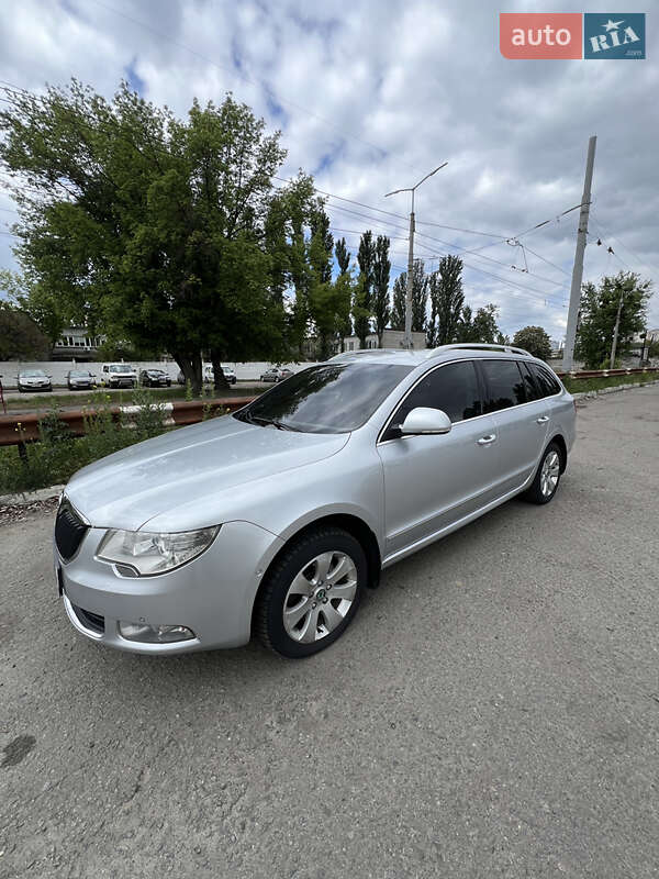 Универсал Skoda Superb 2012 в Киеве