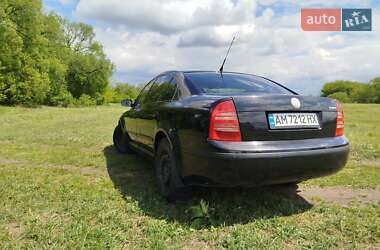 Лифтбек Skoda Superb 2004 в 