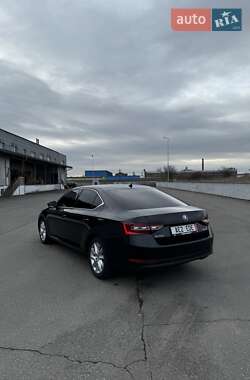 Ліфтбек Skoda Superb 2017 в 