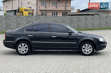 Лифтбек Skoda Superb 2003 в 