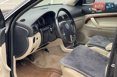 Лифтбек Skoda Superb 2003 в 