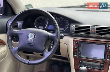 Лифтбек Skoda Superb 2003 в 