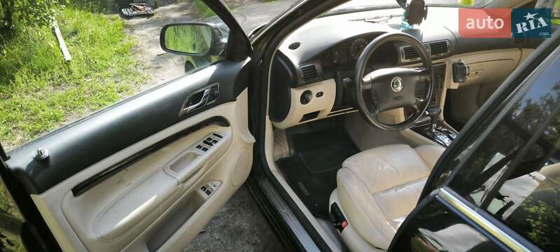 Лифтбек Skoda Superb 2004 в Черкассах