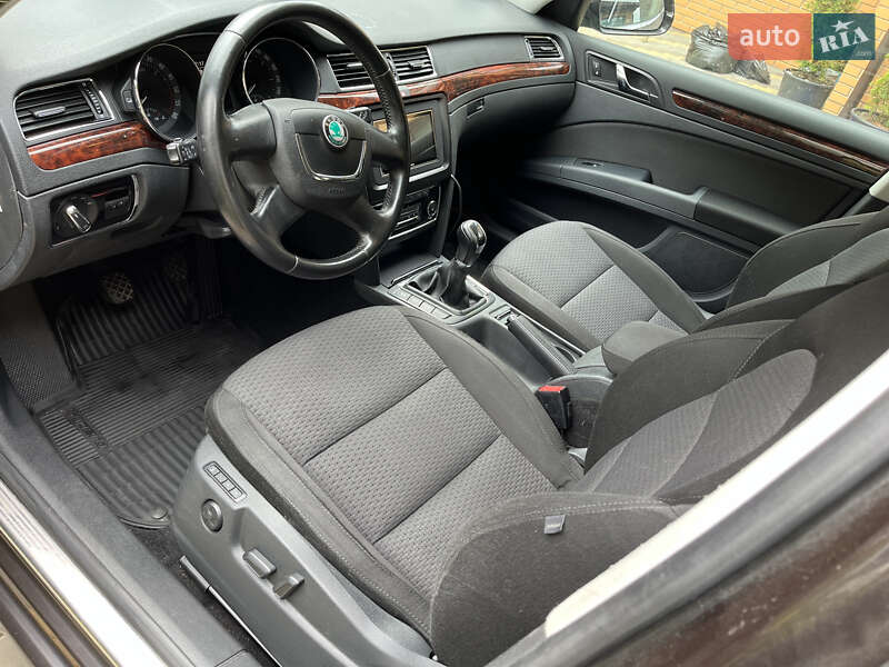 Універсал Skoda Superb 2012 в Умані