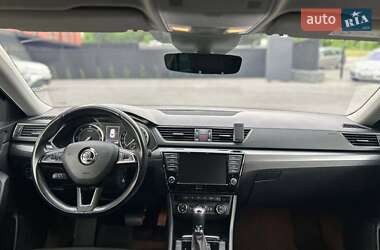 Лифтбек Skoda Superb 2016 в 