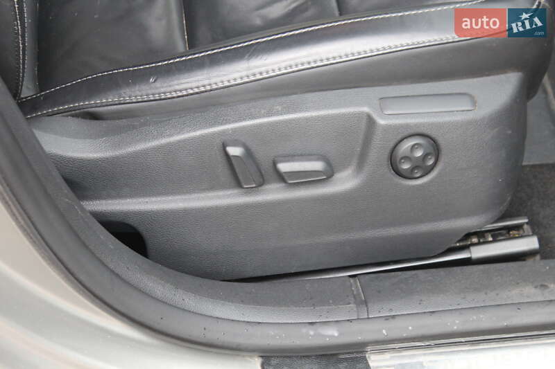 Универсал Skoda Superb 2012 в Жовкве
