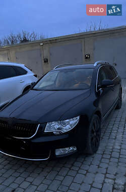 Універсал Skoda Superb 2011 в Кам'янець-Подільському