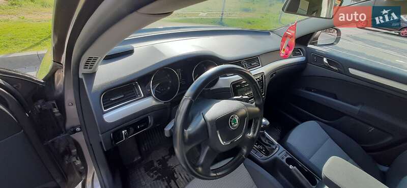 Лифтбек Skoda Superb 2012 в Софиевской Борщаговке
