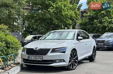 Лифтбек Skoda Superb 2015 в 