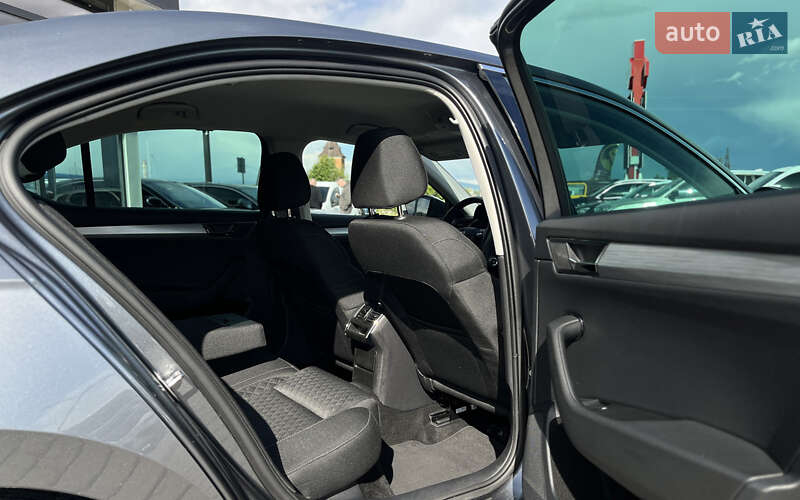 Ліфтбек Skoda Superb 2023 в Мукачевому