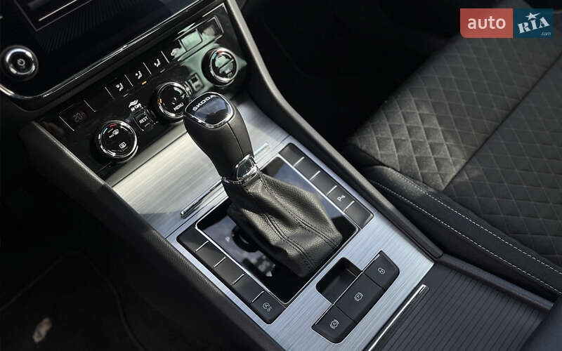 Ліфтбек Skoda Superb 2023 в Мукачевому