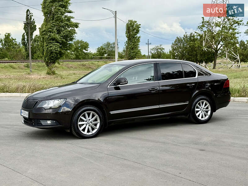 Лифтбек Skoda Superb 2014 в Измаиле