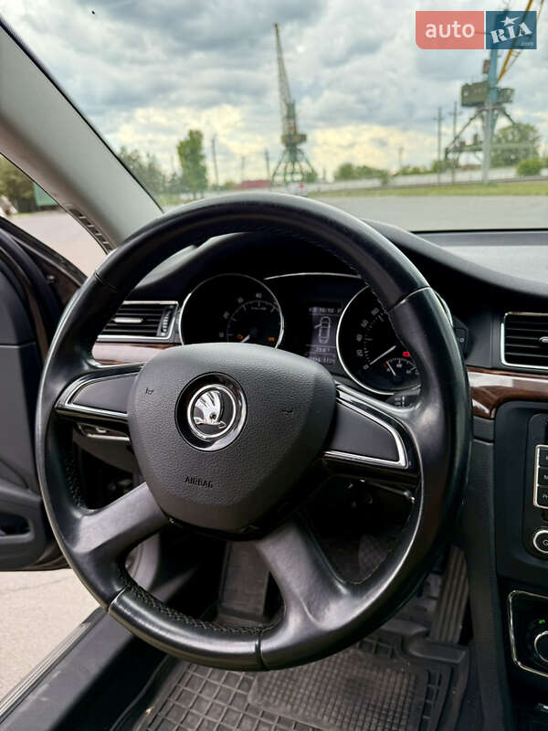 Лифтбек Skoda Superb 2014 в Измаиле